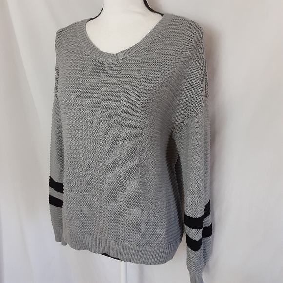 TIME AND TRU Loose Knit Sweater - Picture 2 of 6